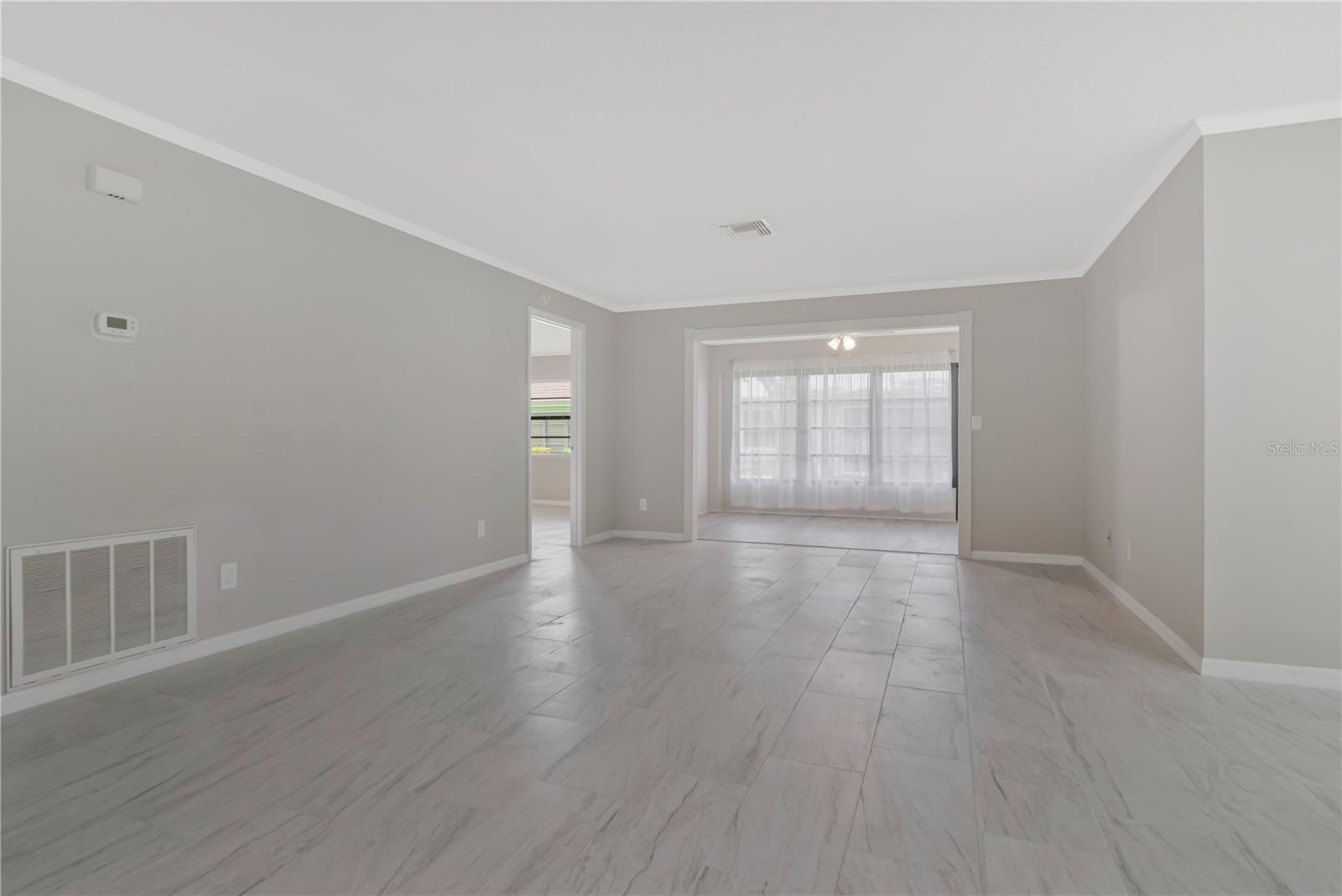 2630 LANCASTER DR — photo 8