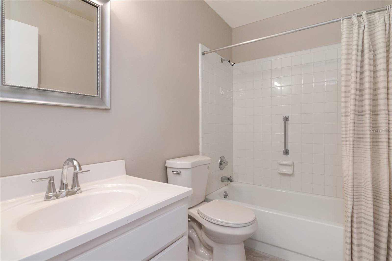 2630 LANCASTER DR — photo 32
