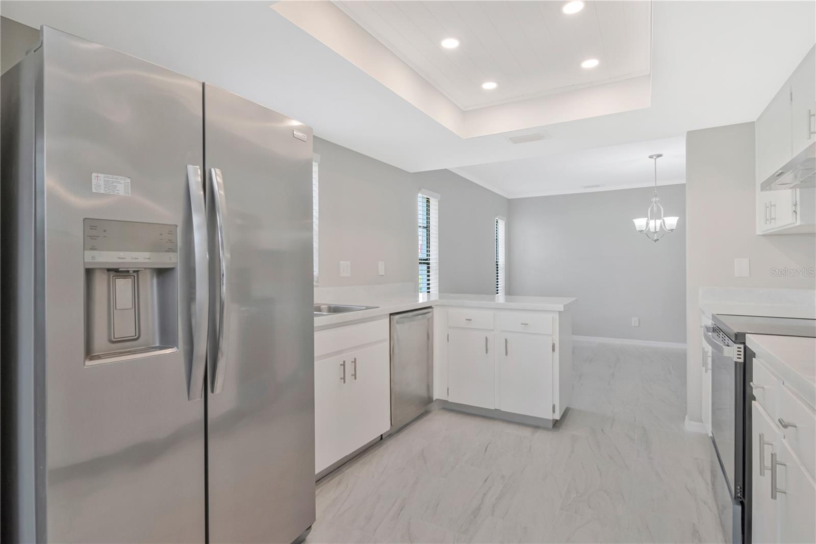 2630 LANCASTER DR — photo 19