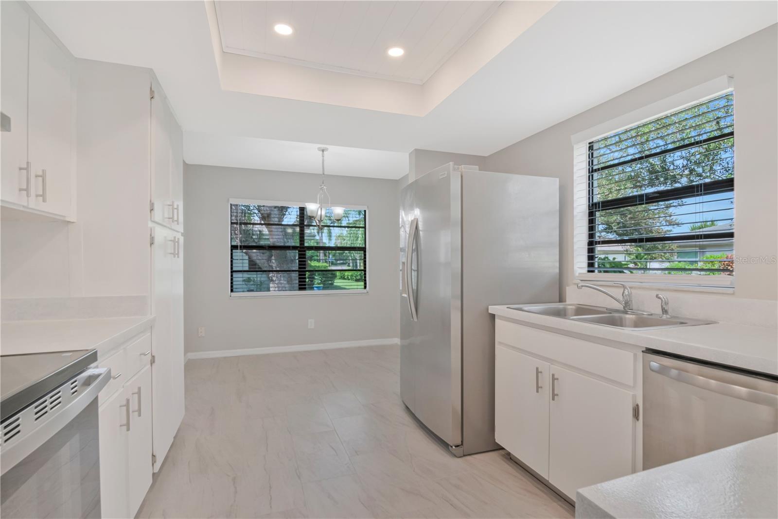 2630 LANCASTER DR — photo 17
