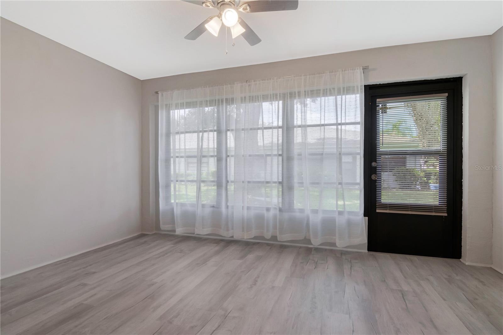 2630 LANCASTER DR — photo 23