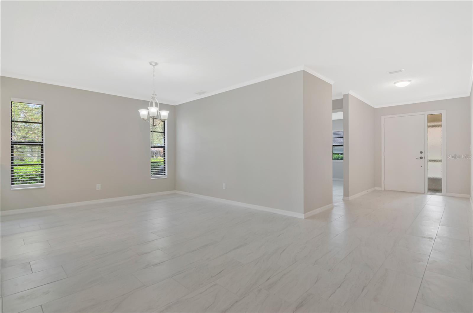 2630 LANCASTER DR — photo 13