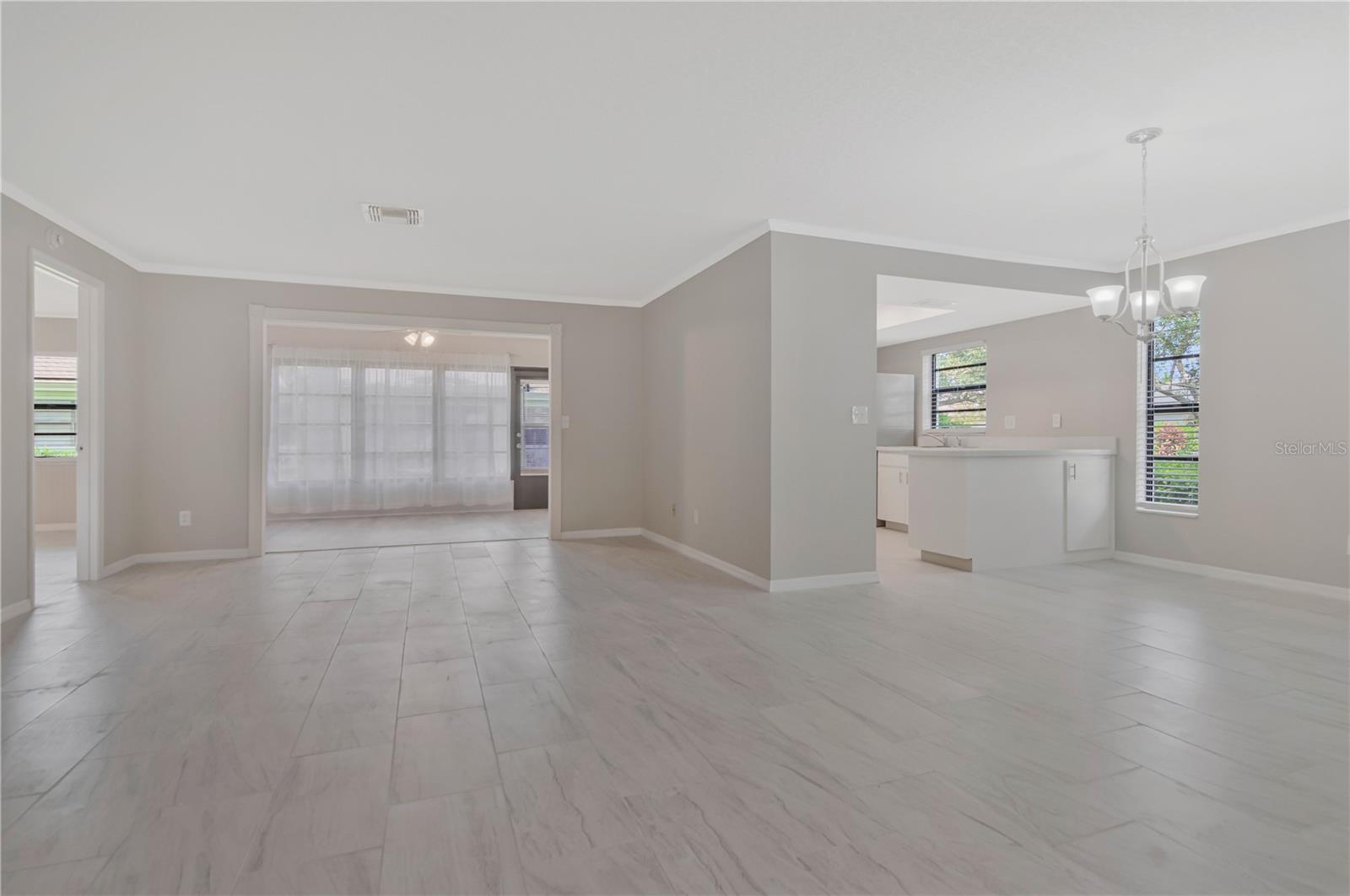 2630 LANCASTER DR — photo 6