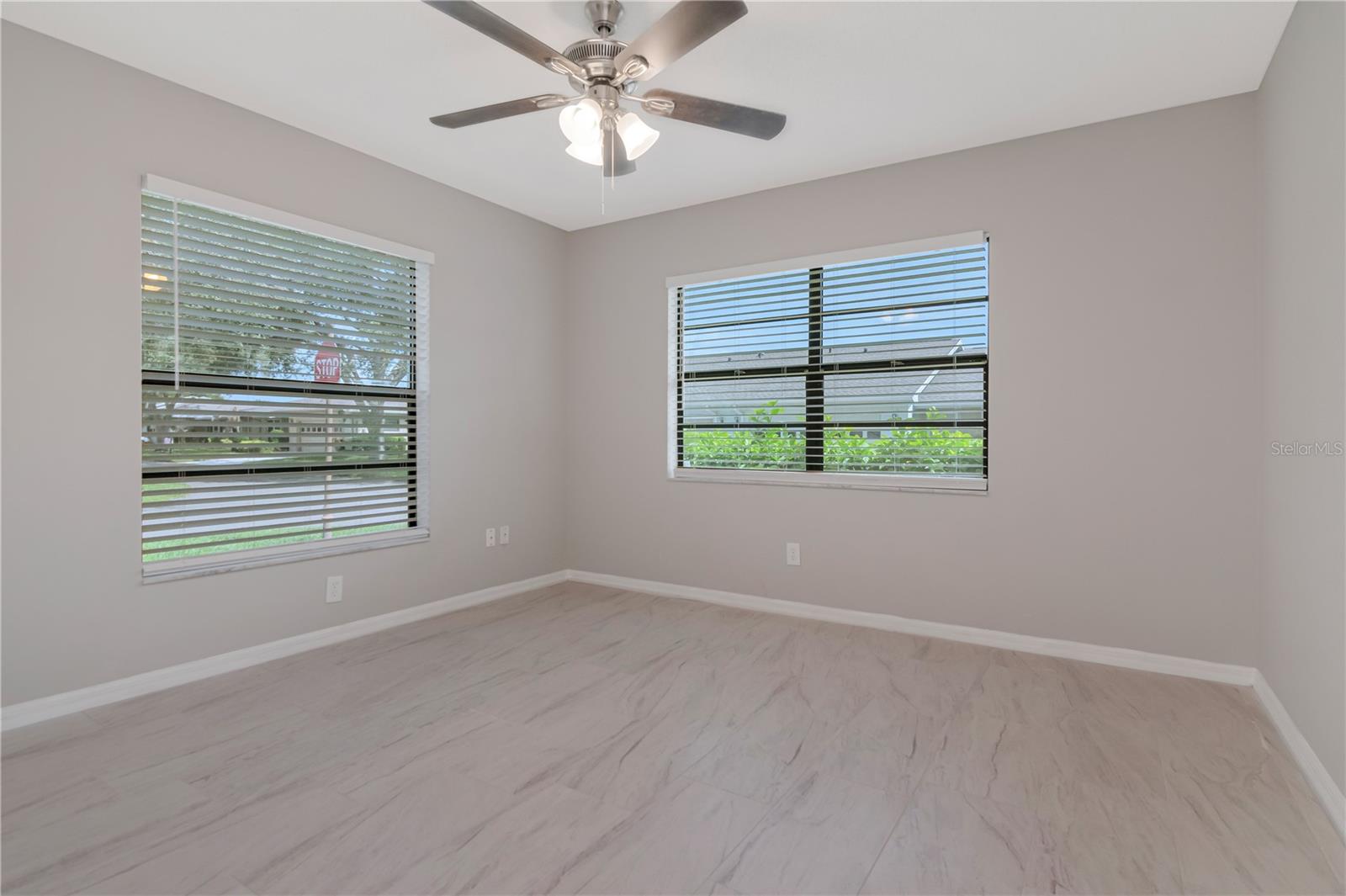 2630 LANCASTER DR — photo 30