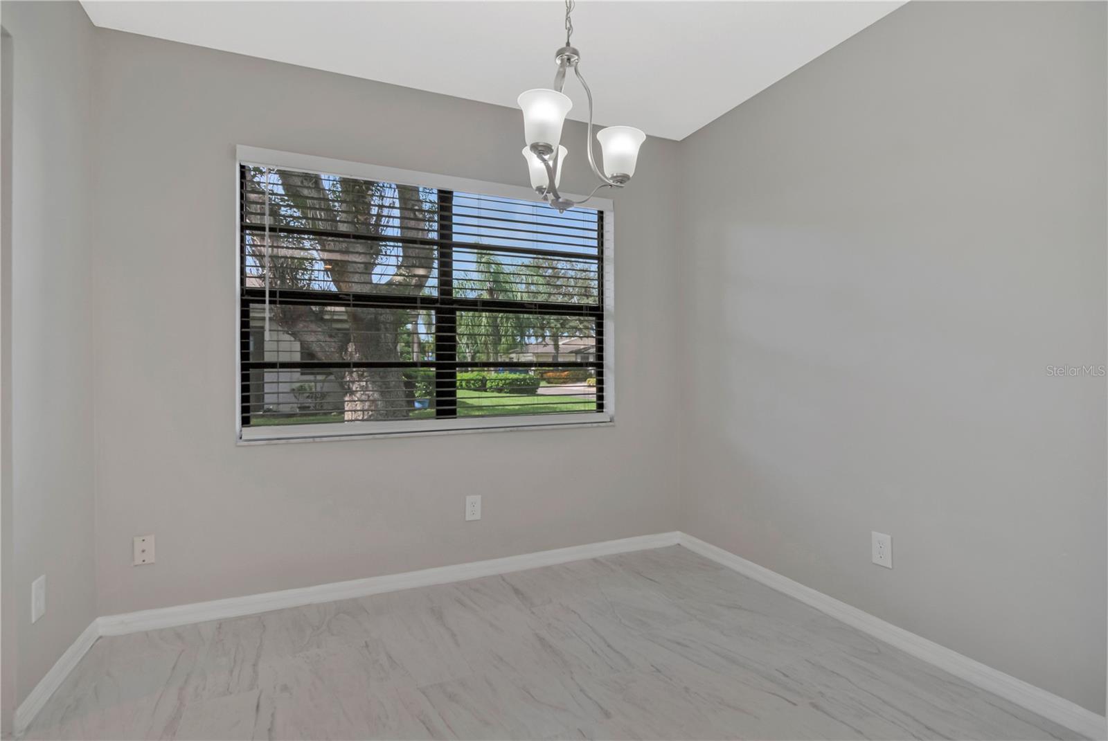 2630 LANCASTER DR — photo 21