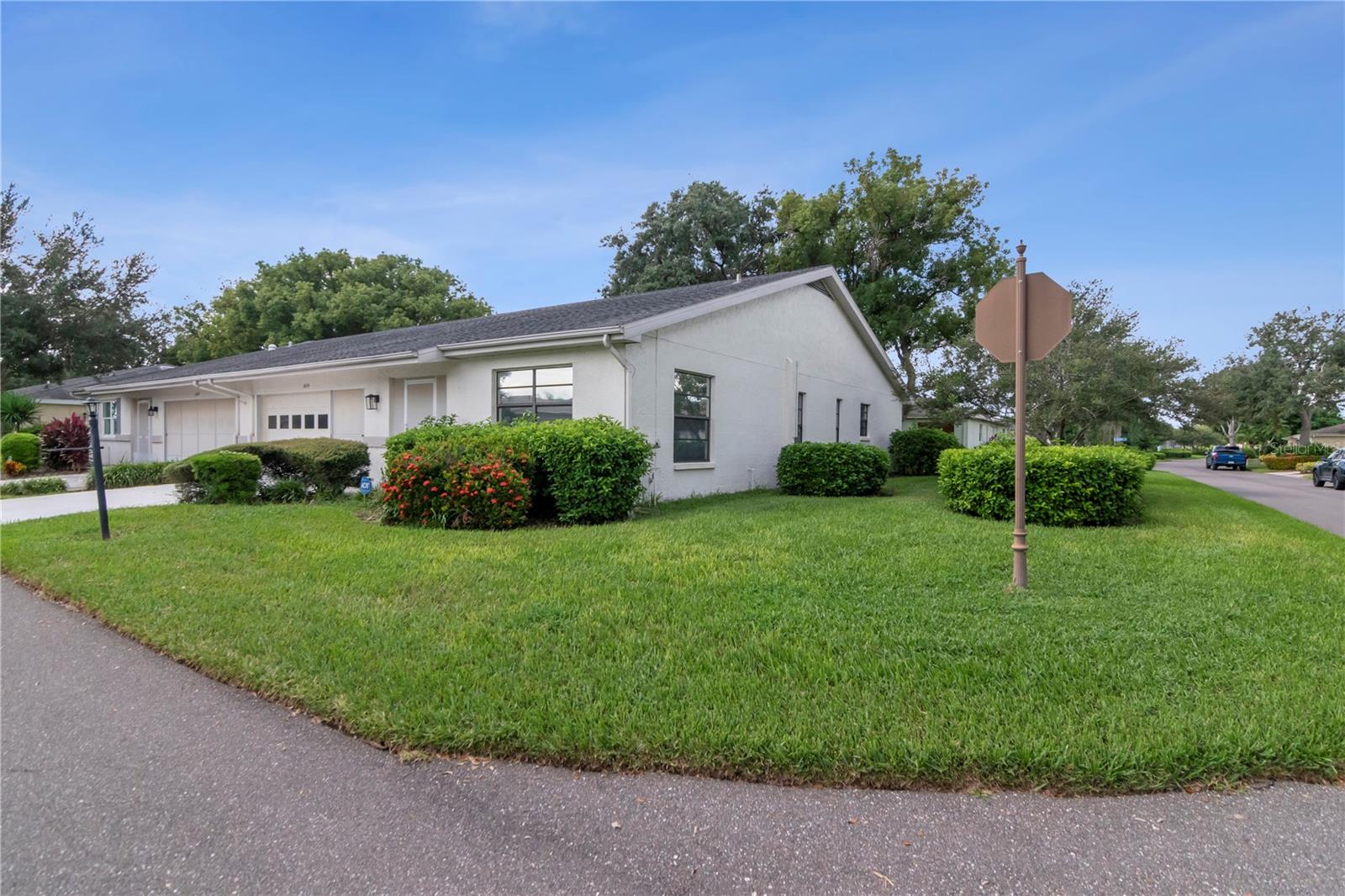2630 LANCASTER DR — photo 4