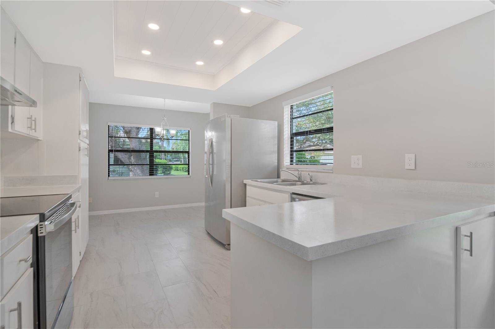 2630 LANCASTER DR — photo 15