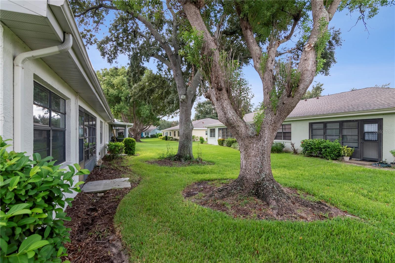 2630 LANCASTER DR — photo 36