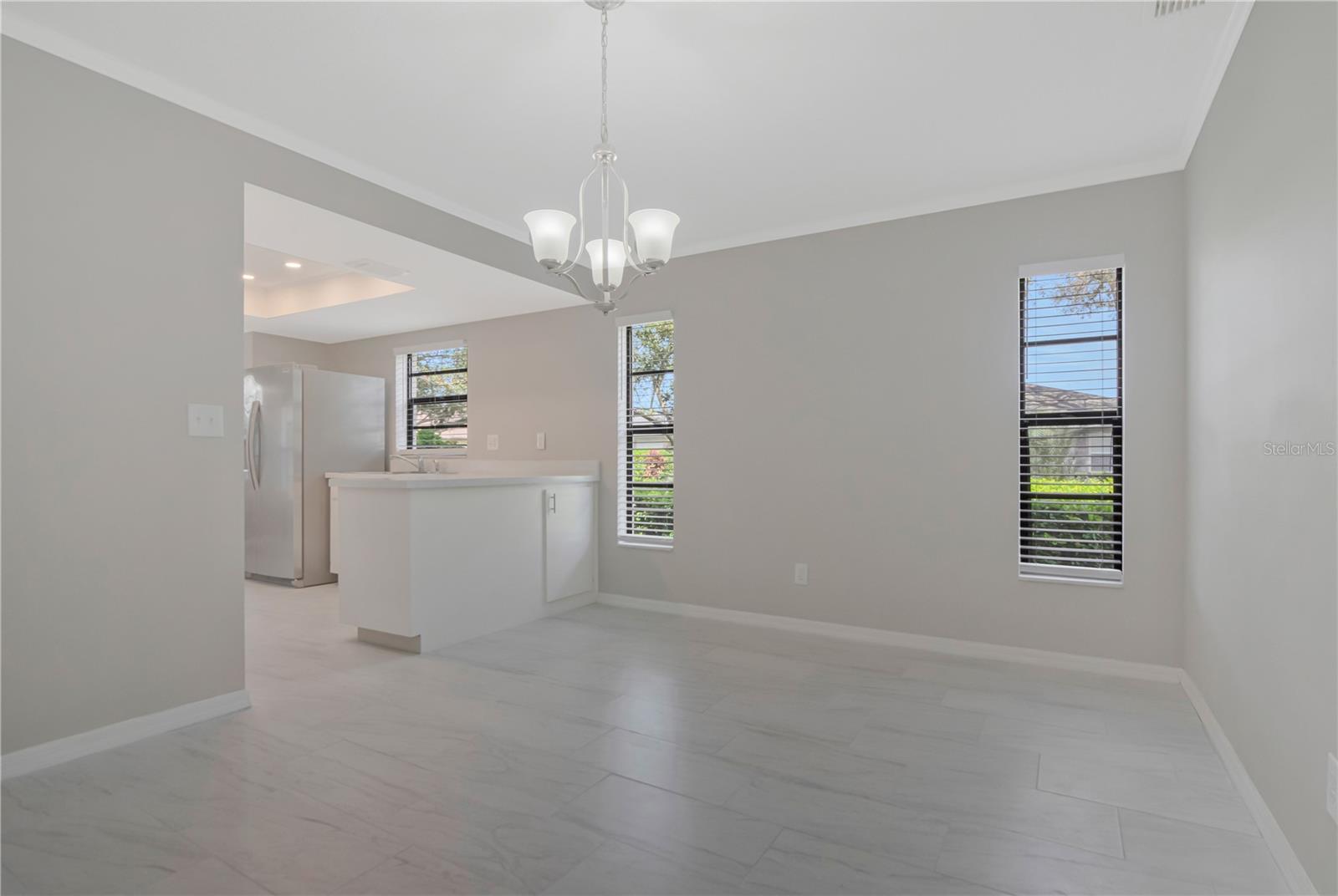 2630 LANCASTER DR — photo 12