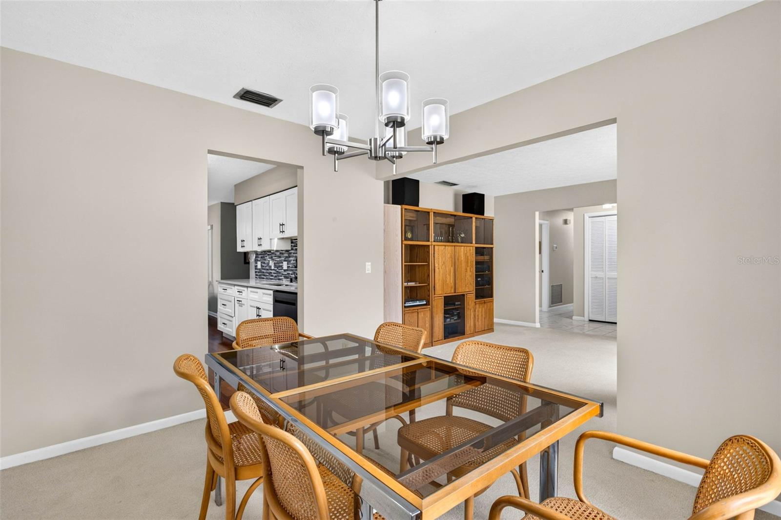 7220 WOODBROOK DR — photo 9