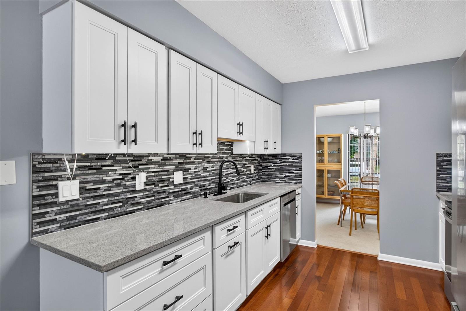 7220 WOODBROOK DR — photo 10