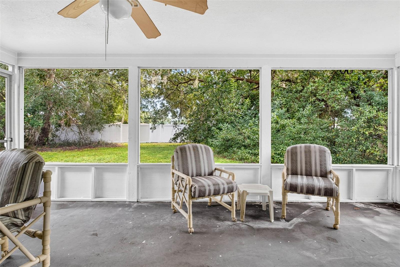 7220 WOODBROOK DR — photo 26