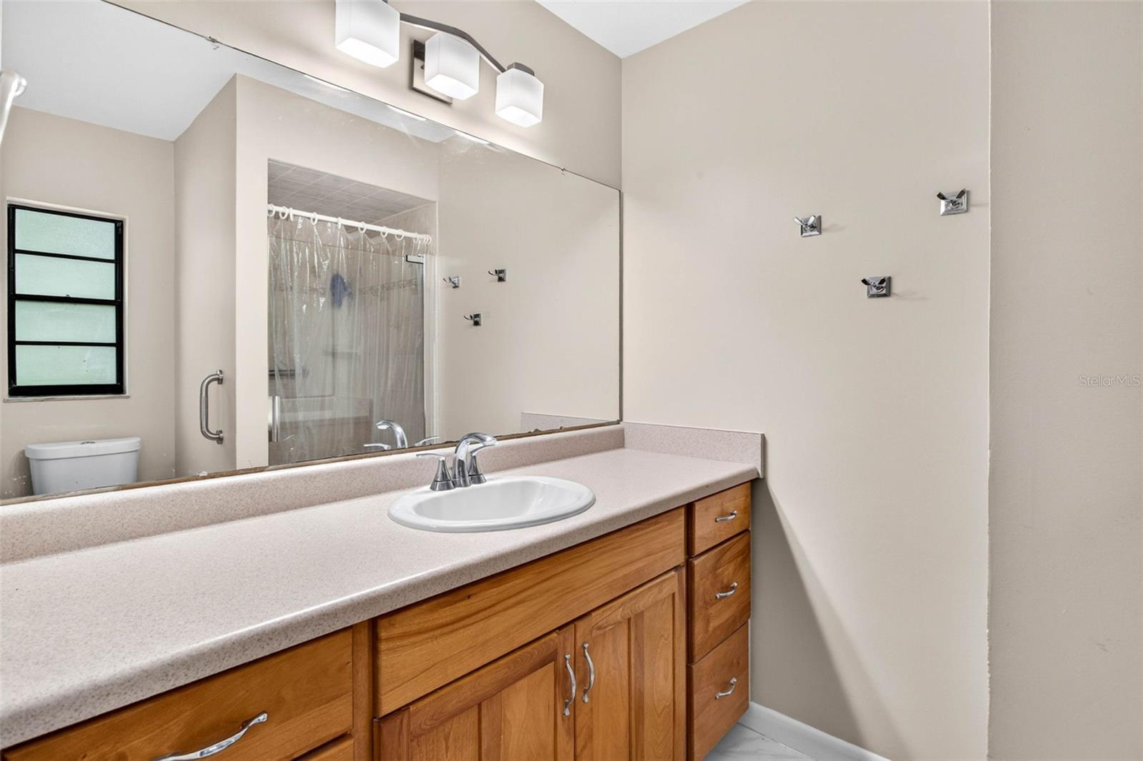 7220 WOODBROOK DR — photo 22