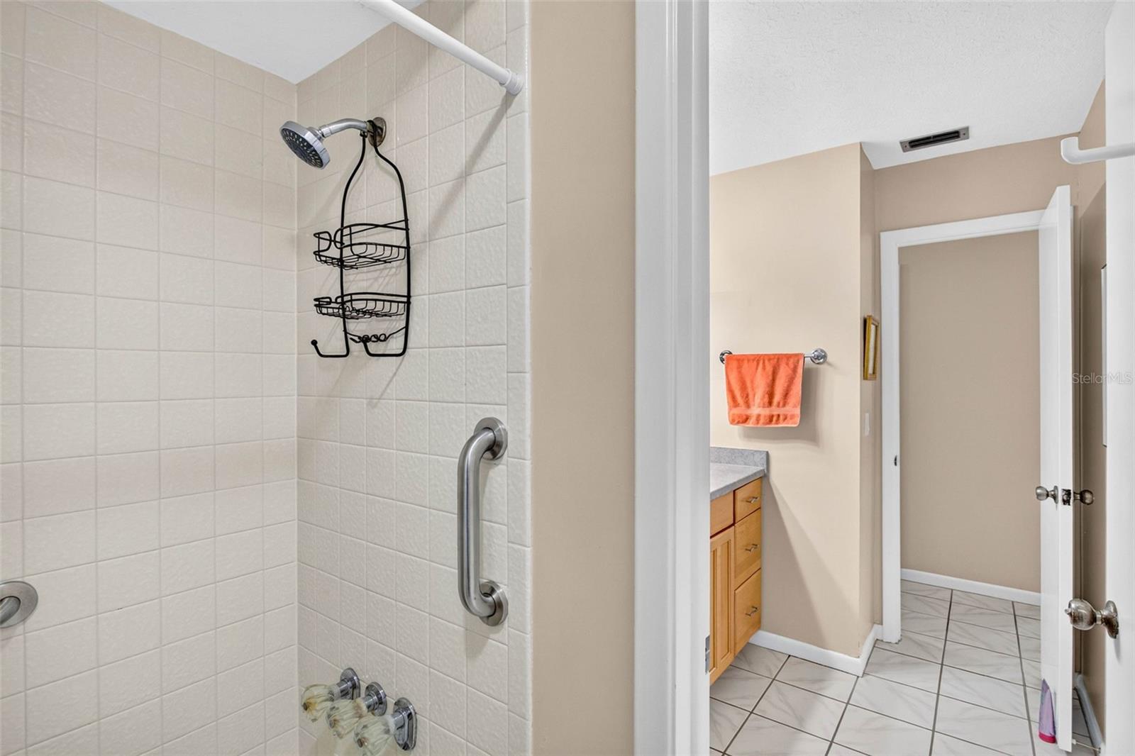 7220 WOODBROOK DR — photo 19
