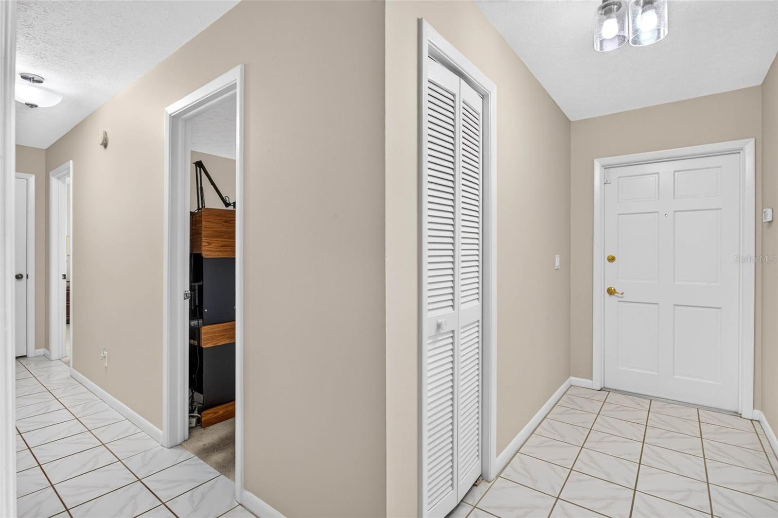 7220 WOODBROOK DR — photo 17