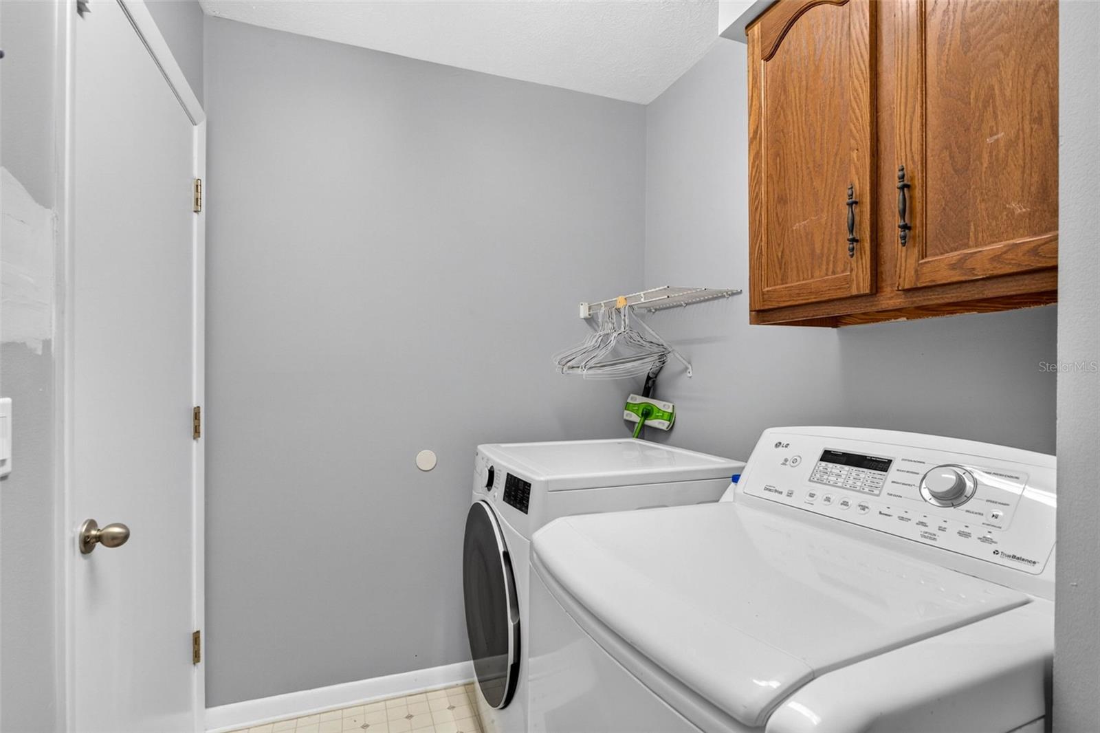 7220 WOODBROOK DR — photo 24