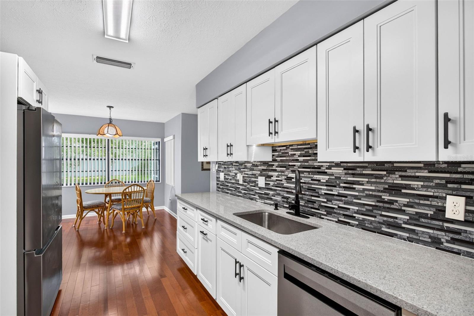 7220 WOODBROOK DR — photo 12