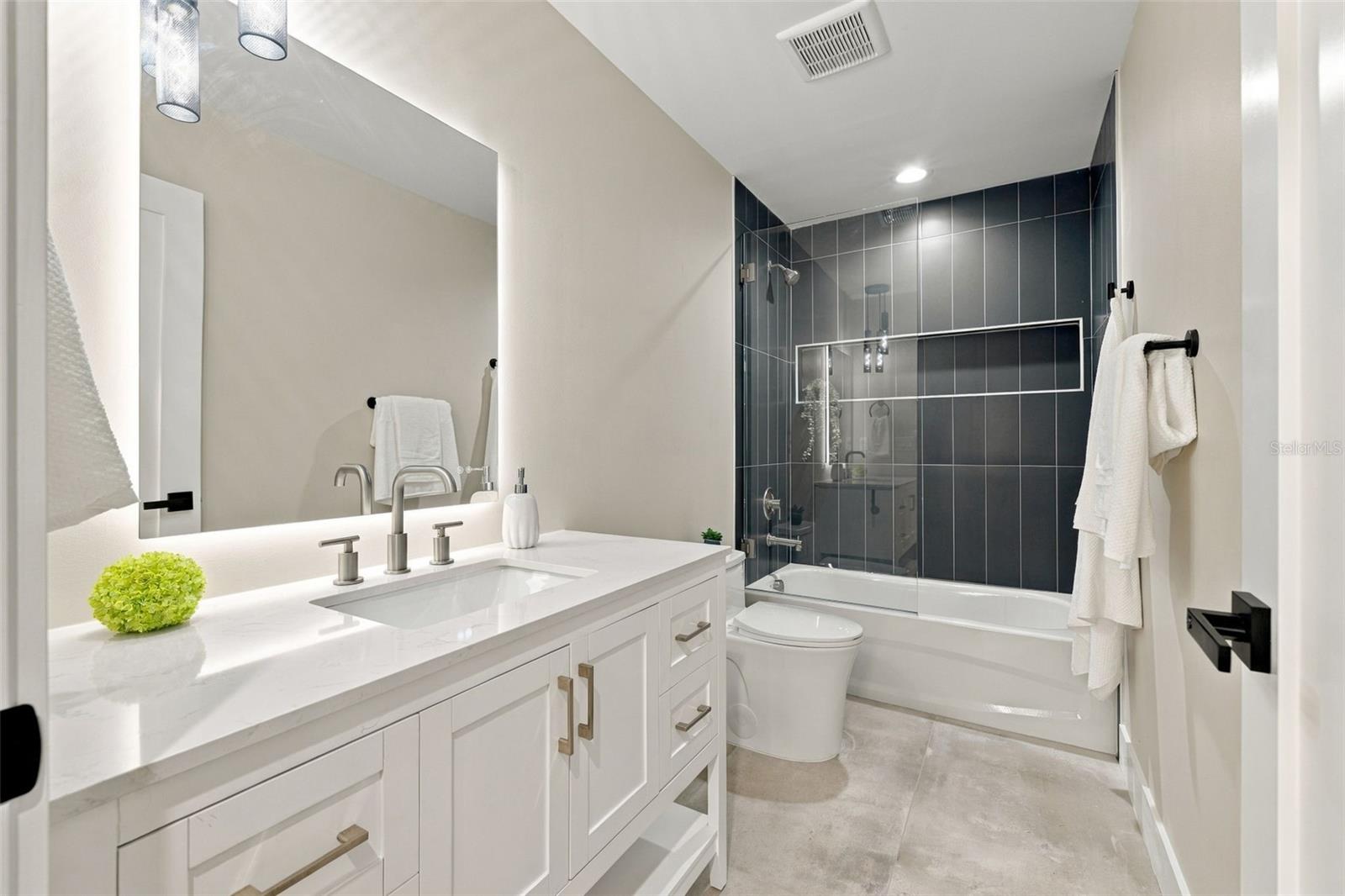 1509 E KNOLLWOOD ST — photo 35