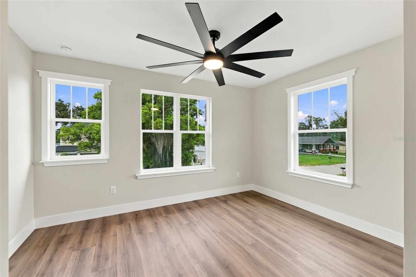 1509 E KNOLLWOOD ST — photo 33