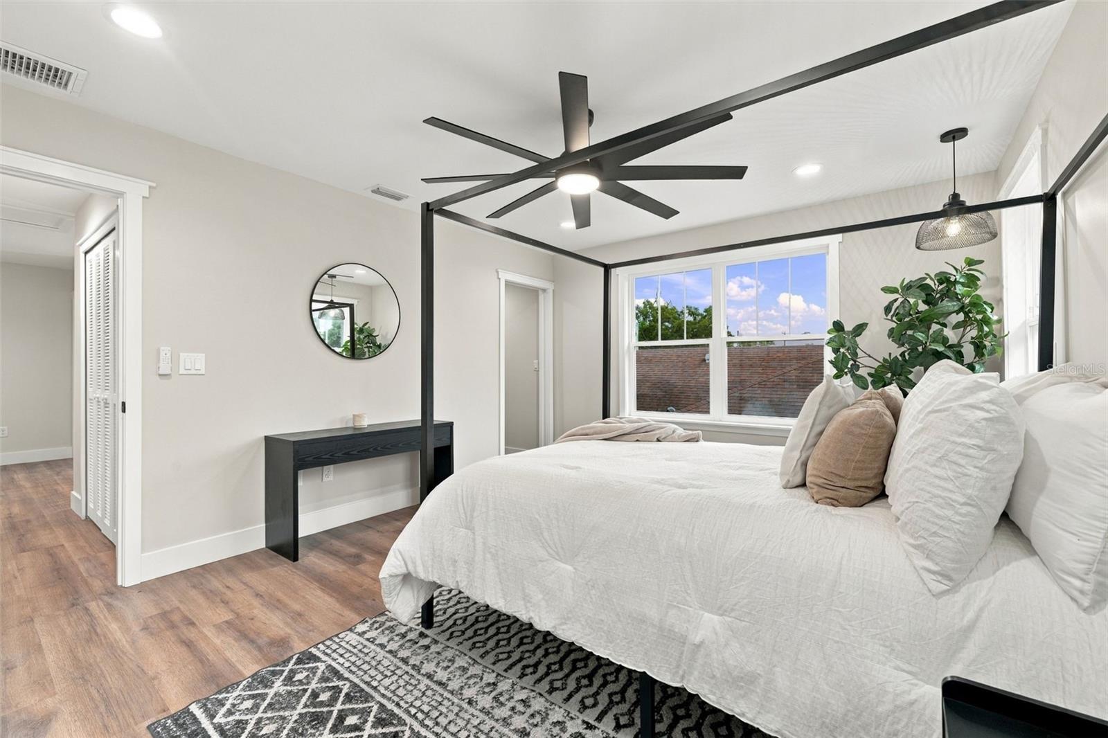 1509 E KNOLLWOOD ST — photo 28