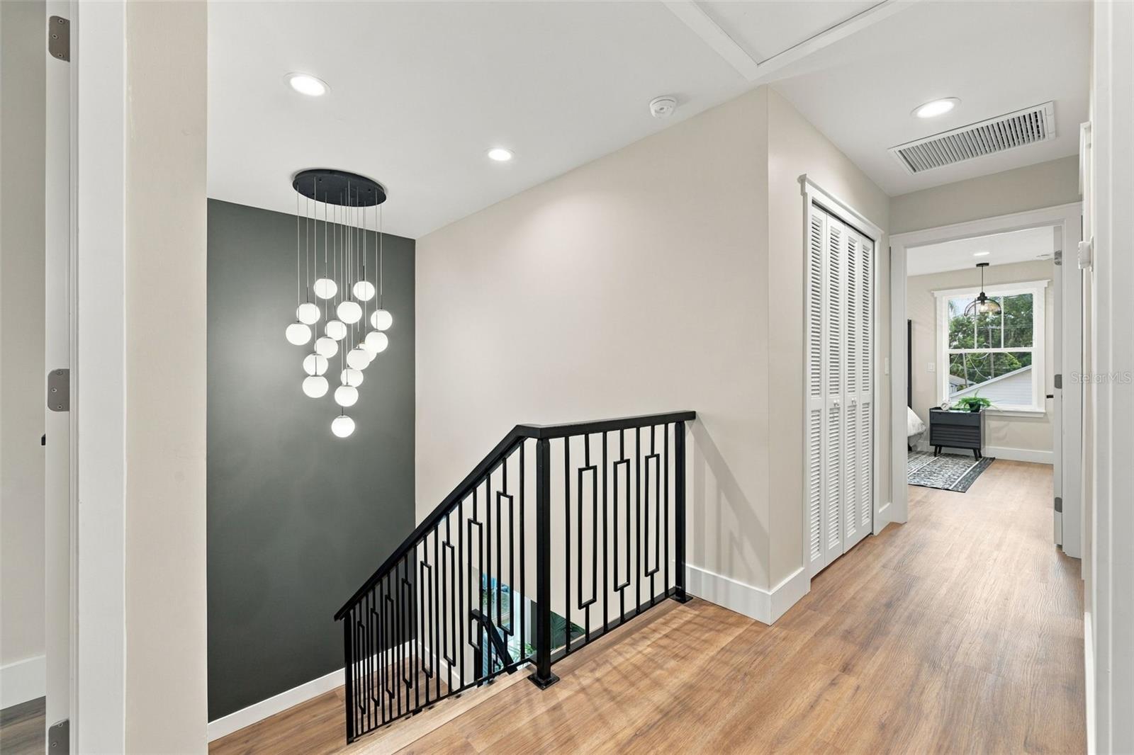 1509 E KNOLLWOOD ST — photo 25