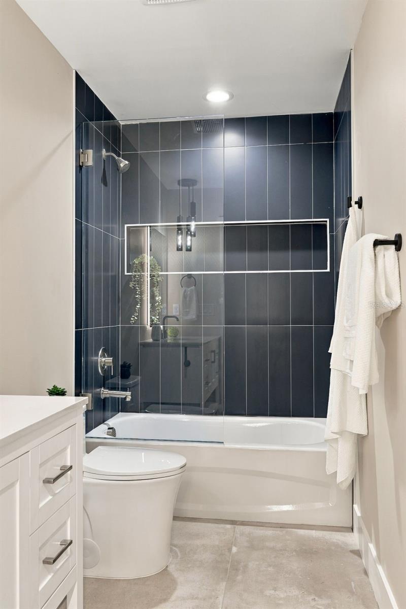 1509 E KNOLLWOOD ST — photo 36