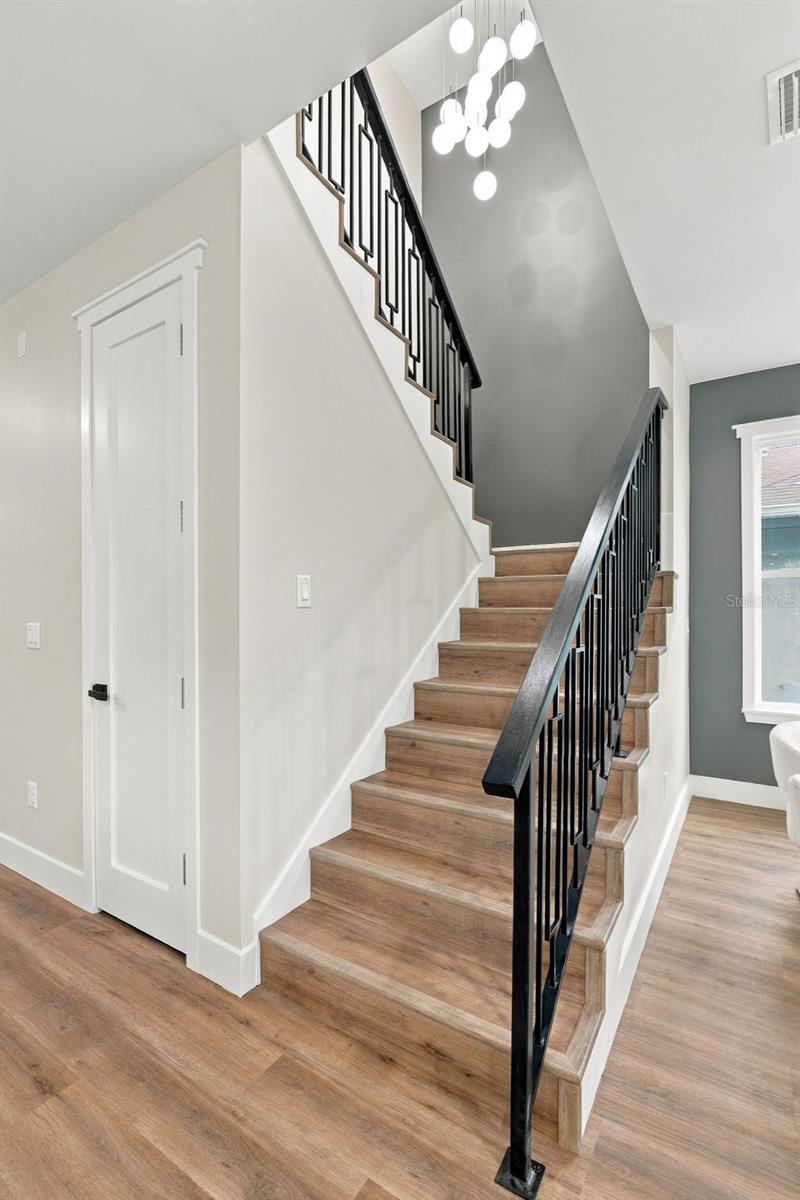 1509 E KNOLLWOOD ST — photo 24