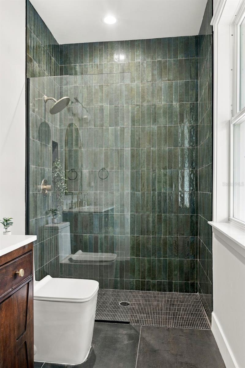 1509 E KNOLLWOOD ST — photo 23
