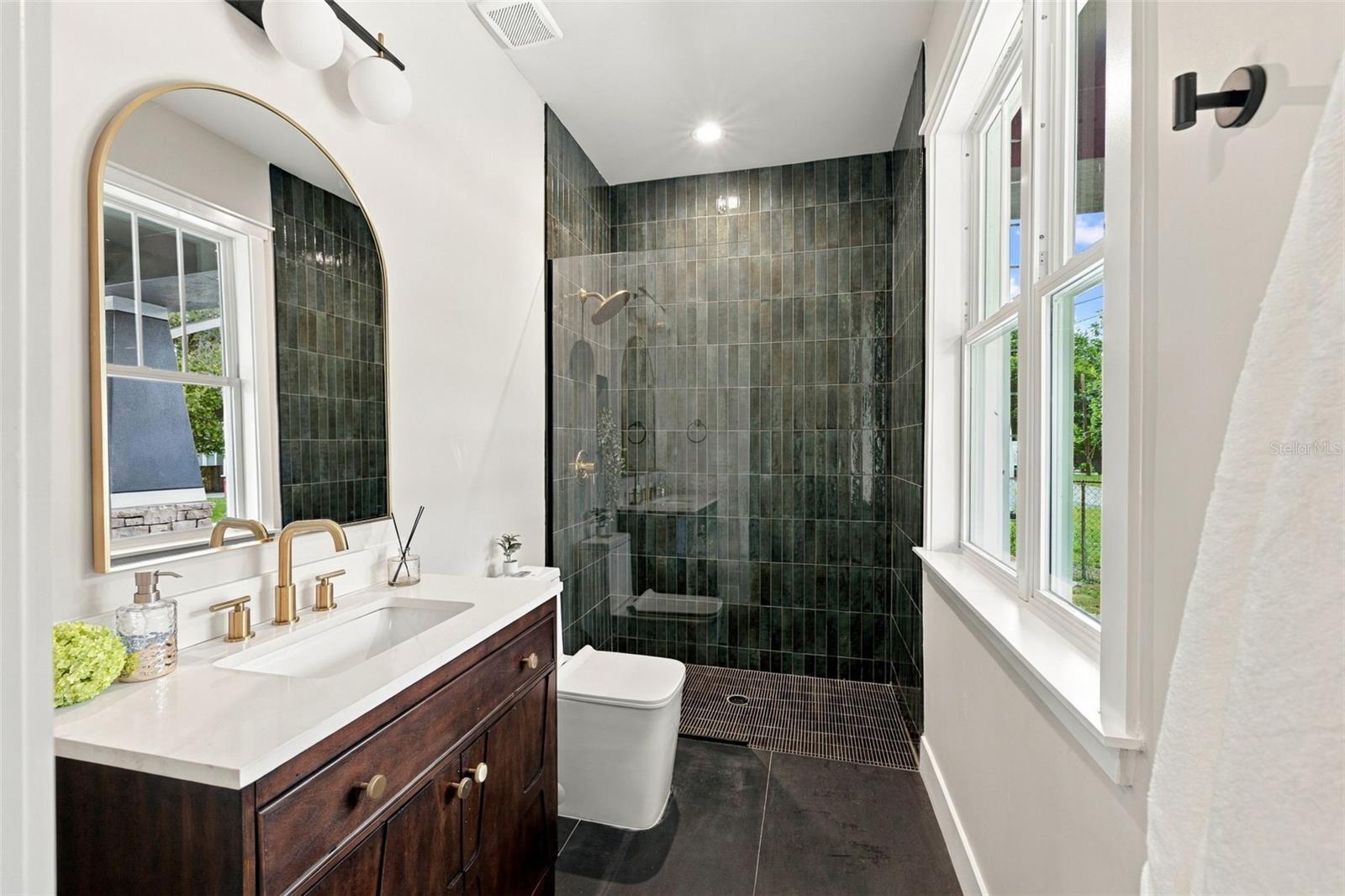 1509 E KNOLLWOOD ST — photo 22