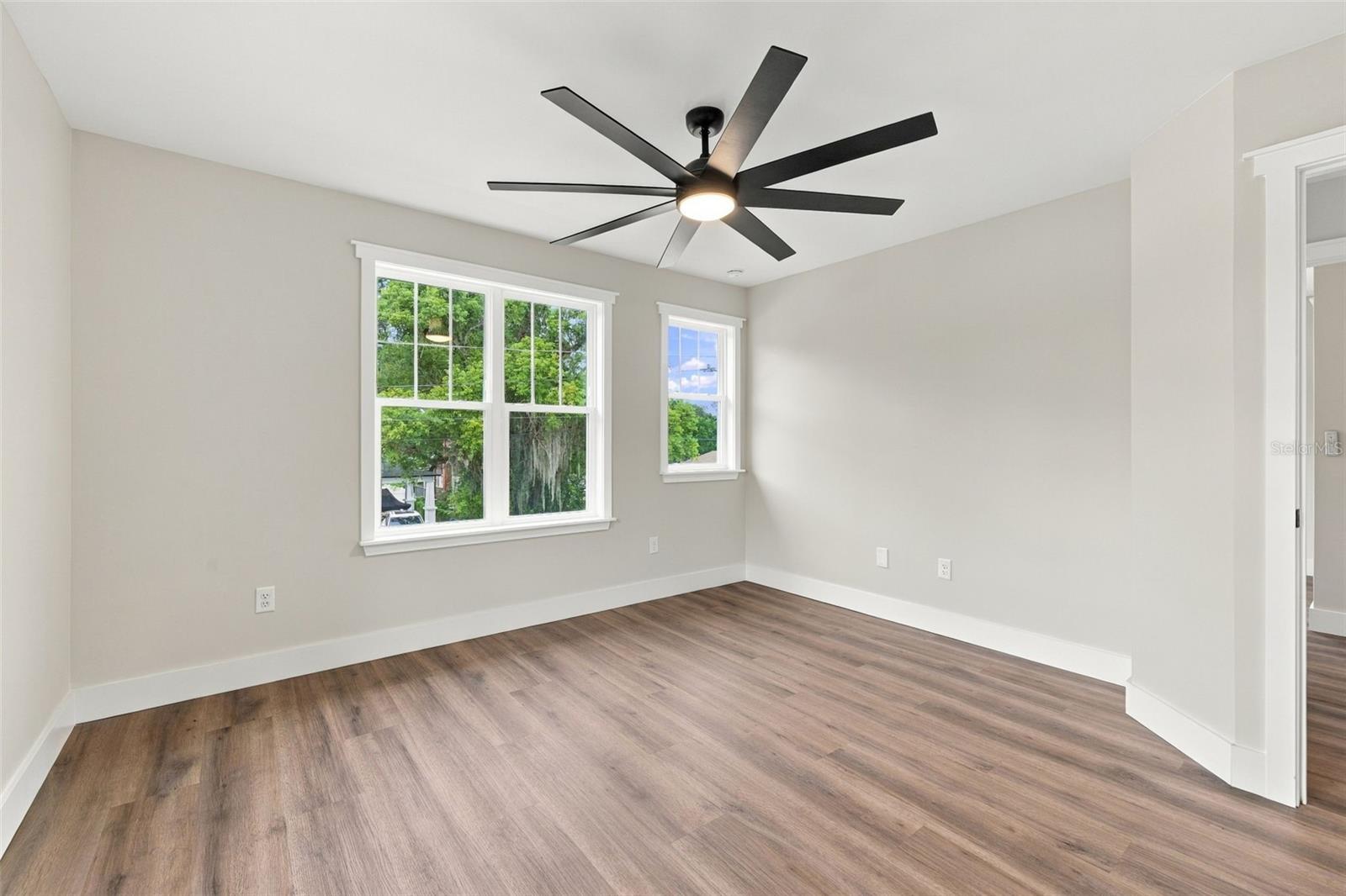 1509 E KNOLLWOOD ST — photo 34