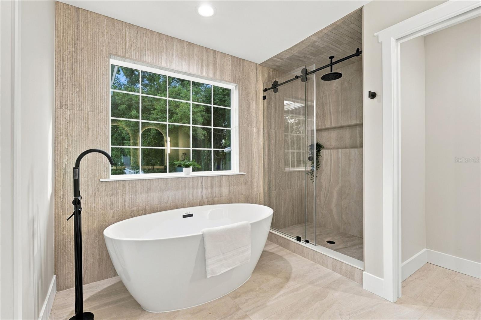 1509 E KNOLLWOOD ST — photo 31