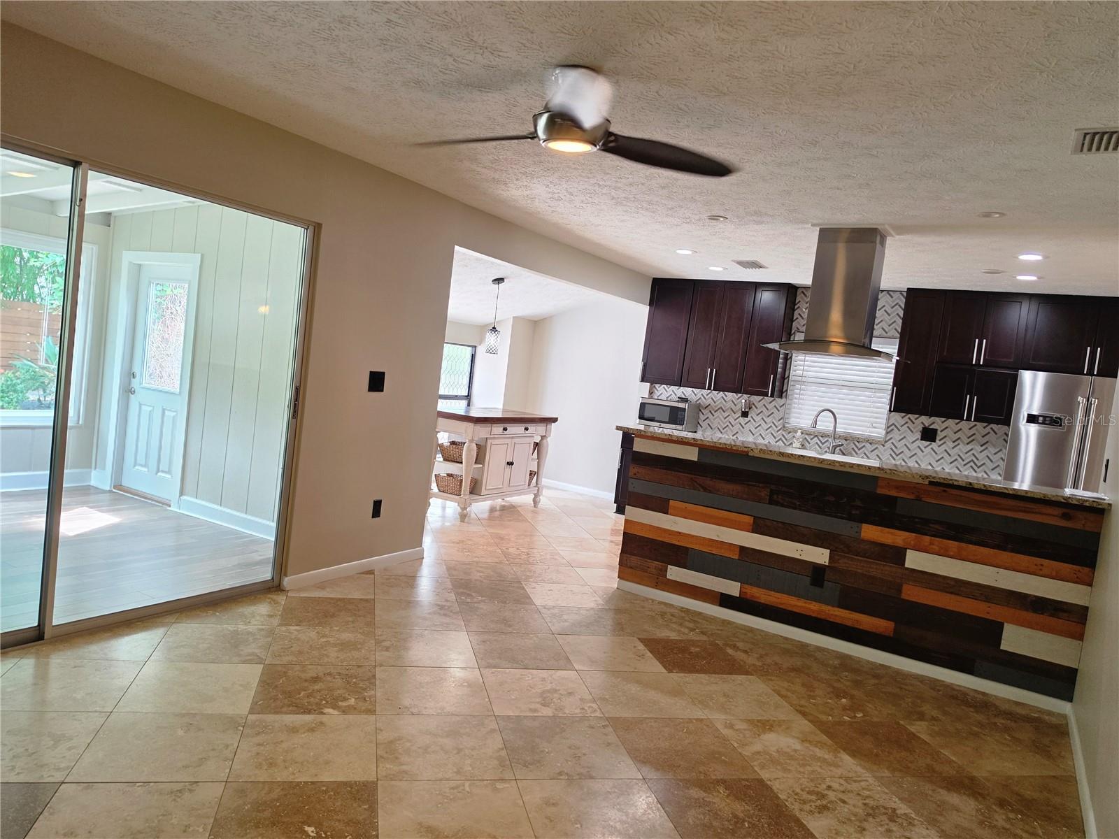 3204 COUNTRY SIDE ST — photo 8