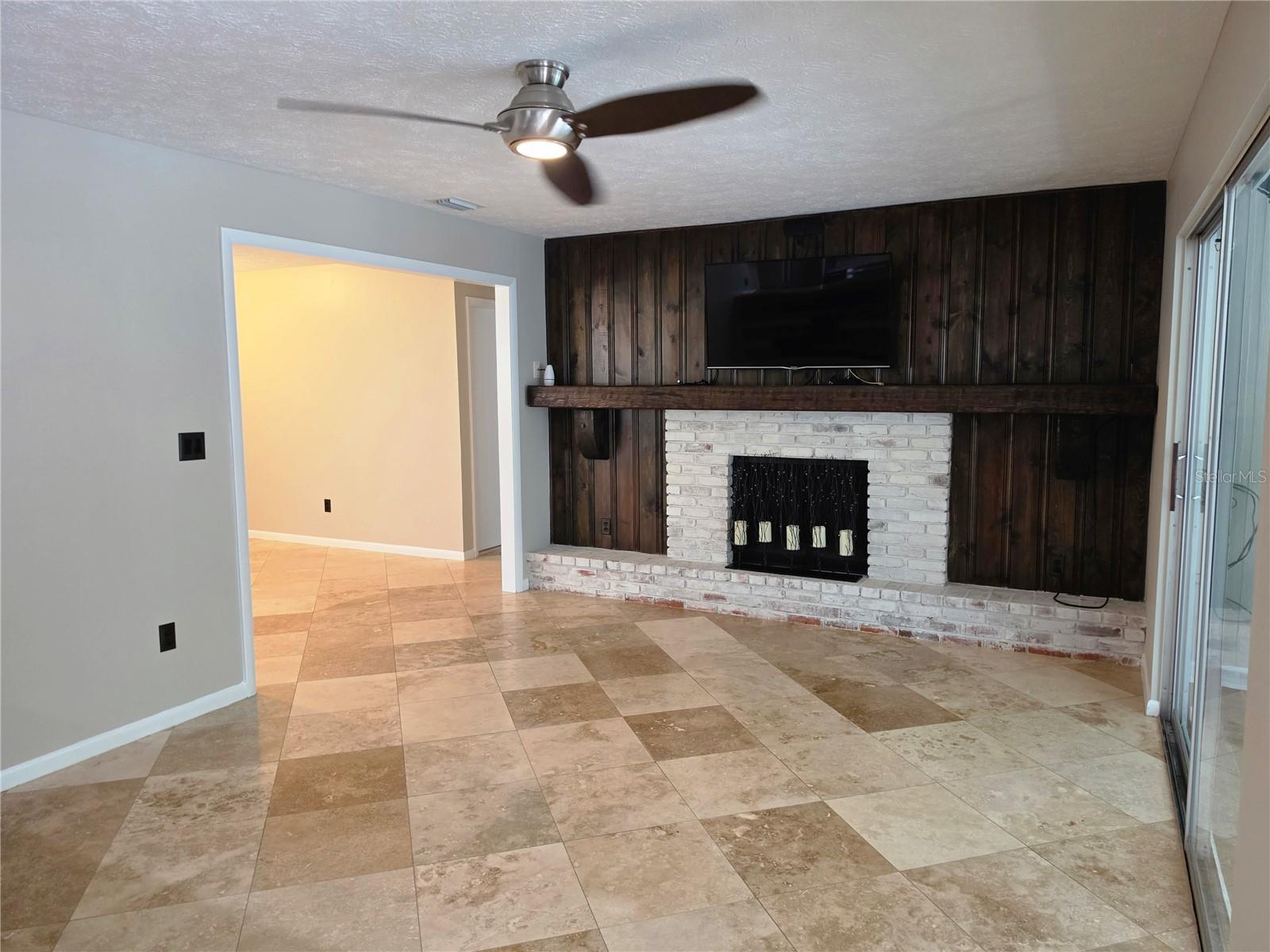 3204 COUNTRY SIDE ST — photo 9