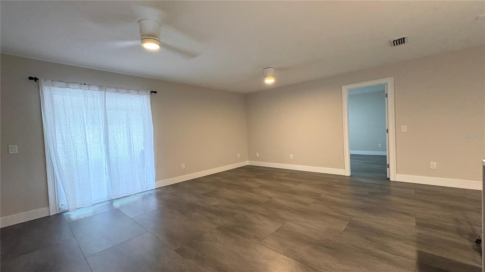 6001 N LYNN AVE — photo 14
