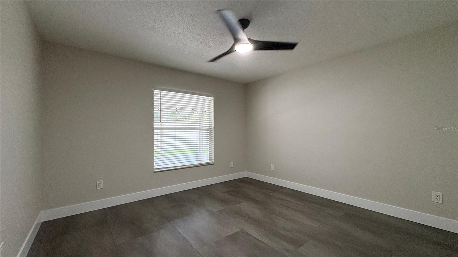 6001 N LYNN AVE — photo 16