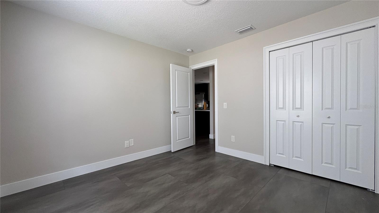 6001 N LYNN AVE — photo 25