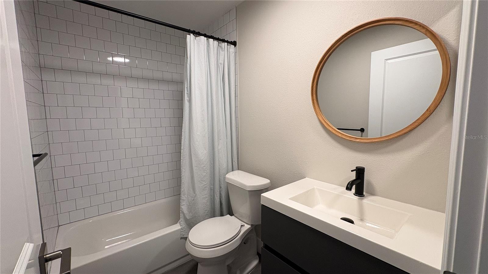 6001 N LYNN AVE — photo 28