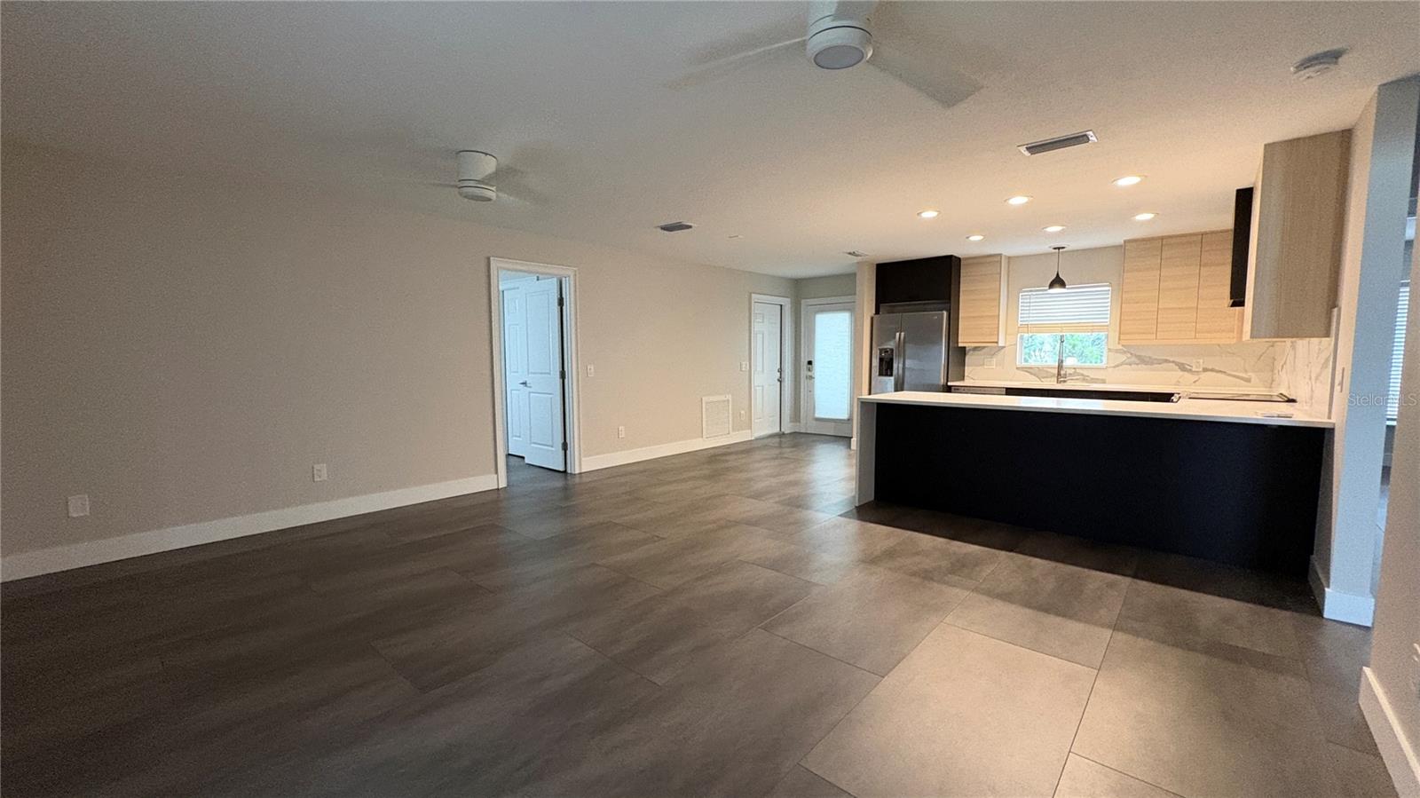 6001 N LYNN AVE — photo 13