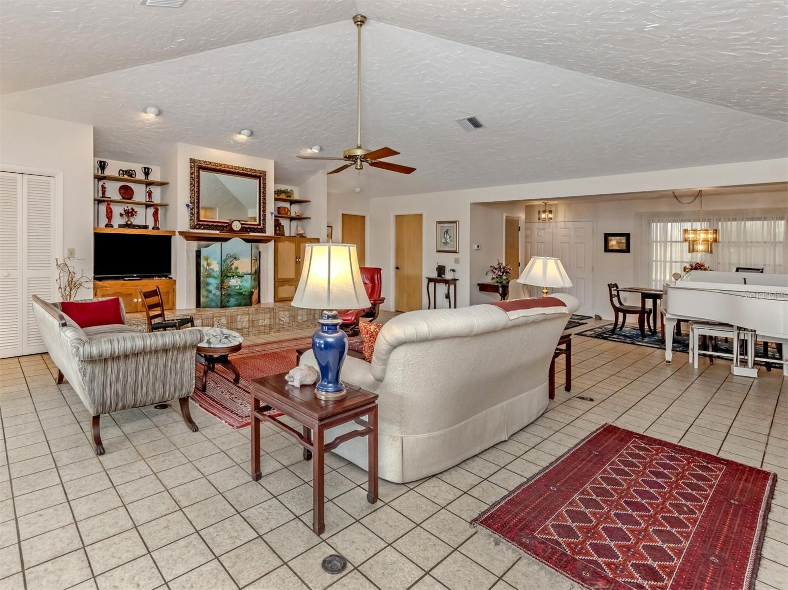 1250 WATERSIDE LN — photo 25