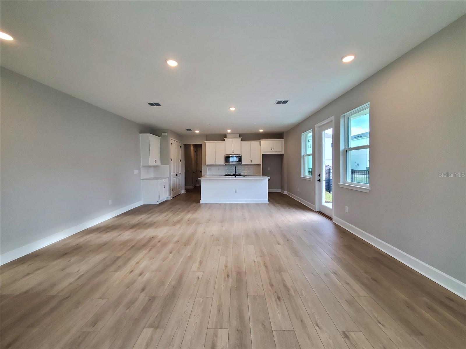 2051 AMELIA BAY PL — photo 2
