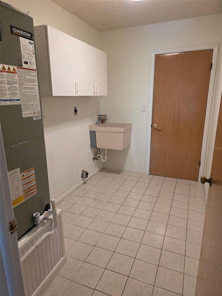 10617 SEMINOLE FOREST ST E — photo 25