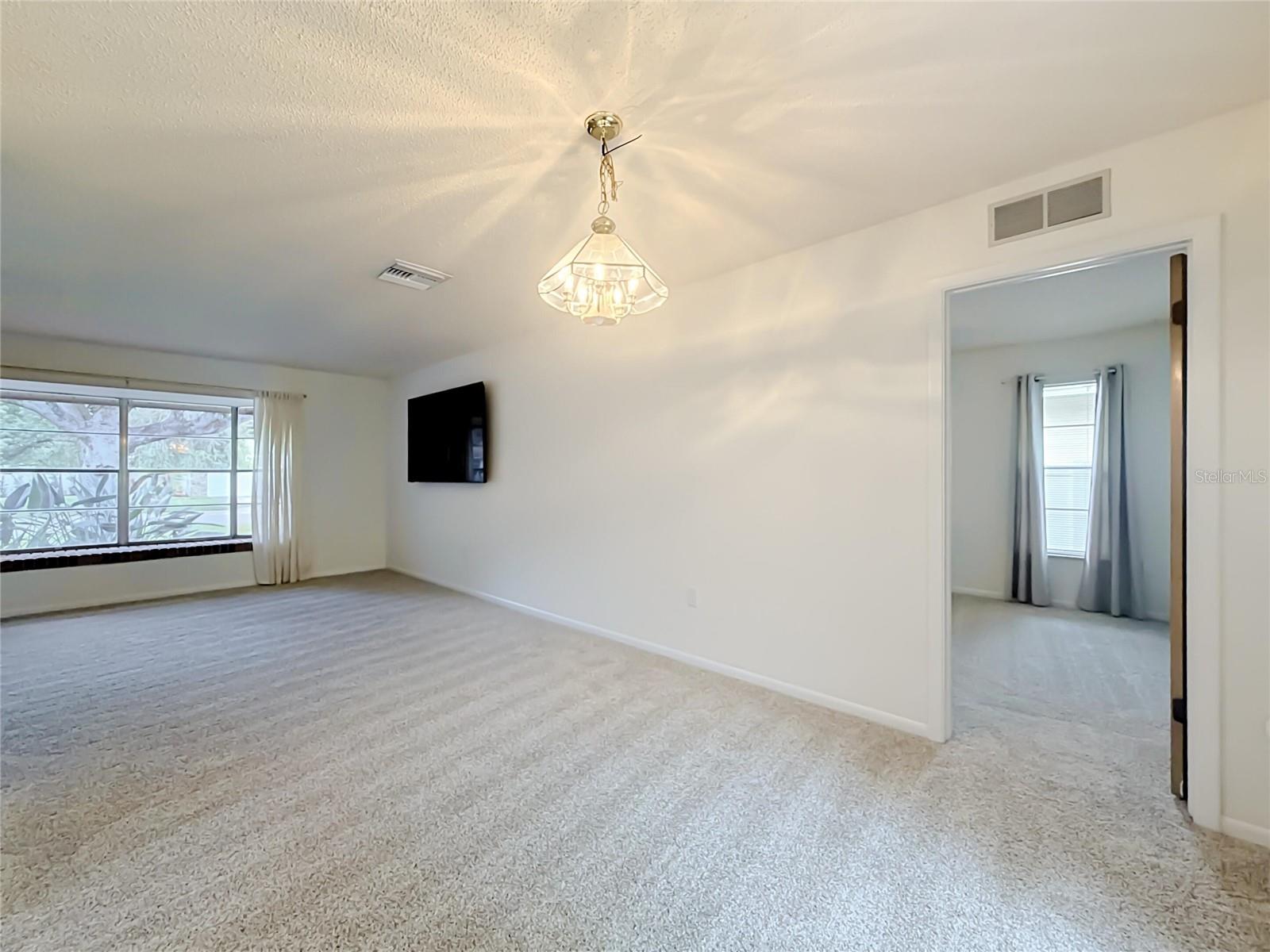 10617 SEMINOLE FOREST ST E — photo 7