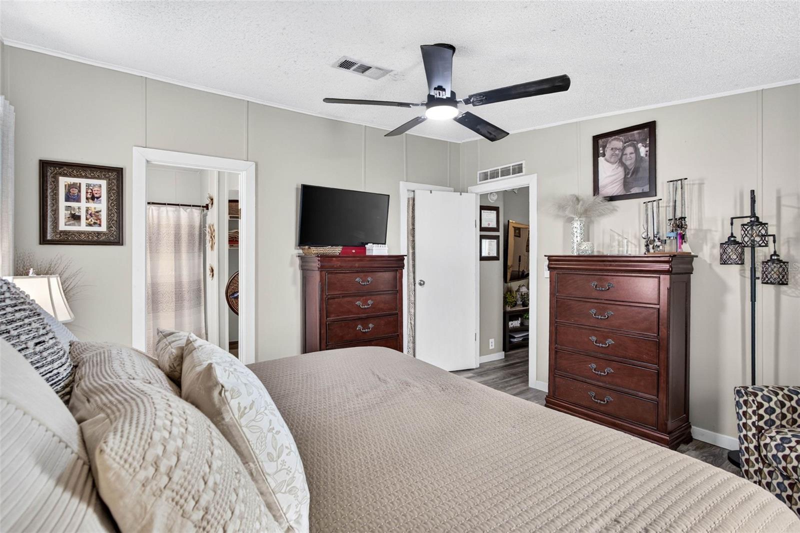 39607 LOUISE DR — photo 25