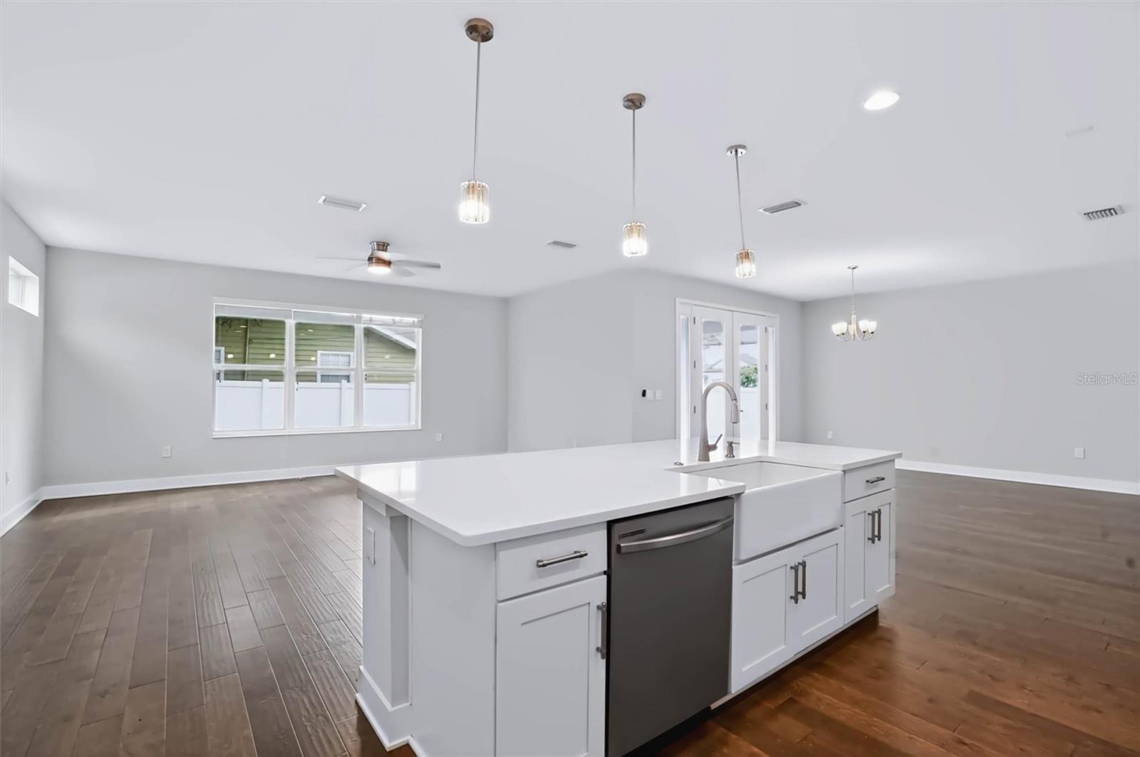 3022 W GRAY ST — photo 11