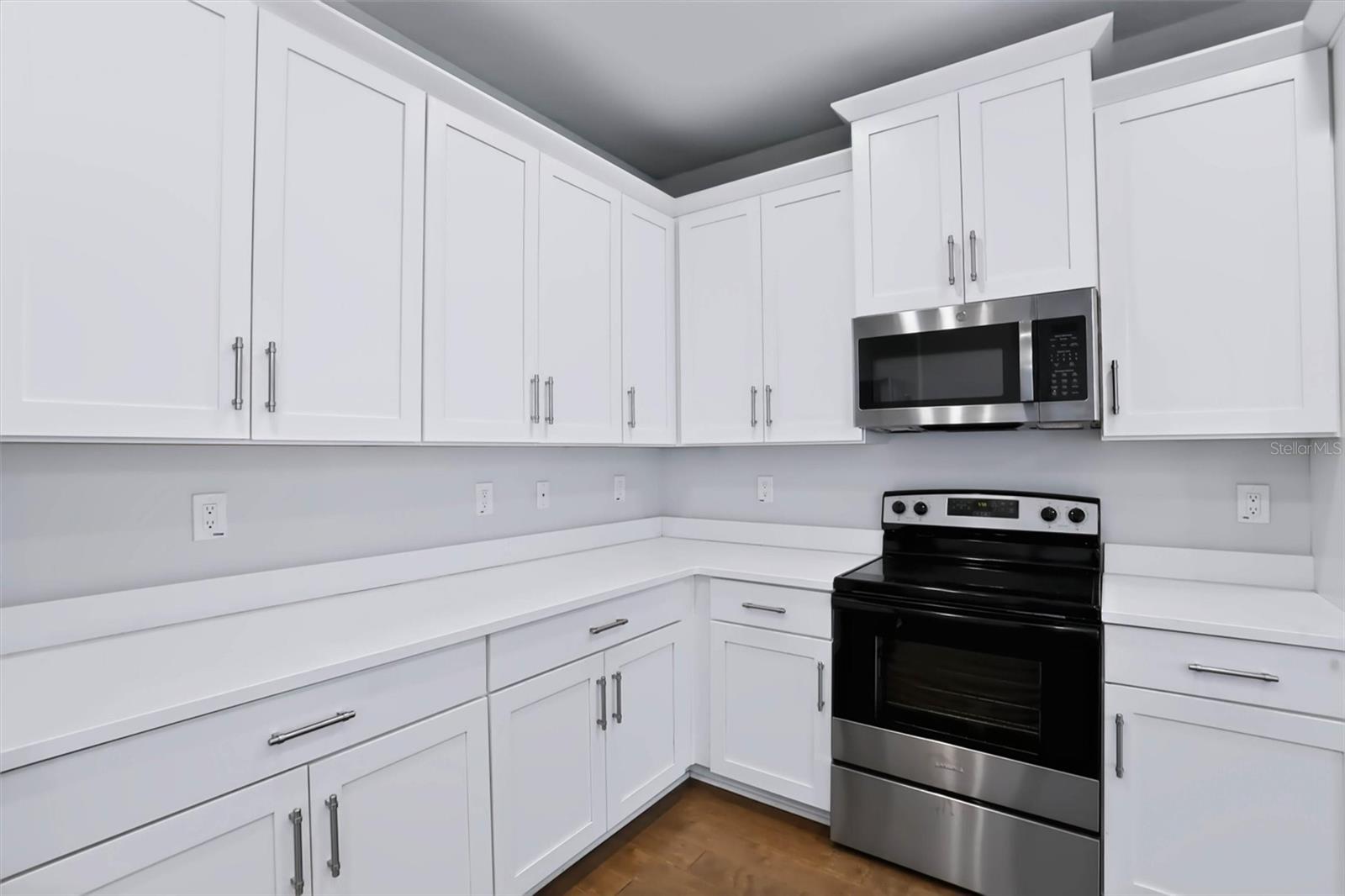 3022 W GRAY ST — photo 17
