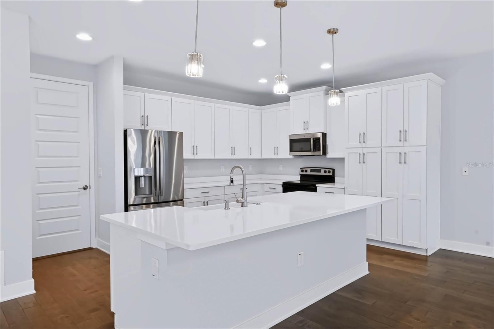 3022 W GRAY ST — photo 12