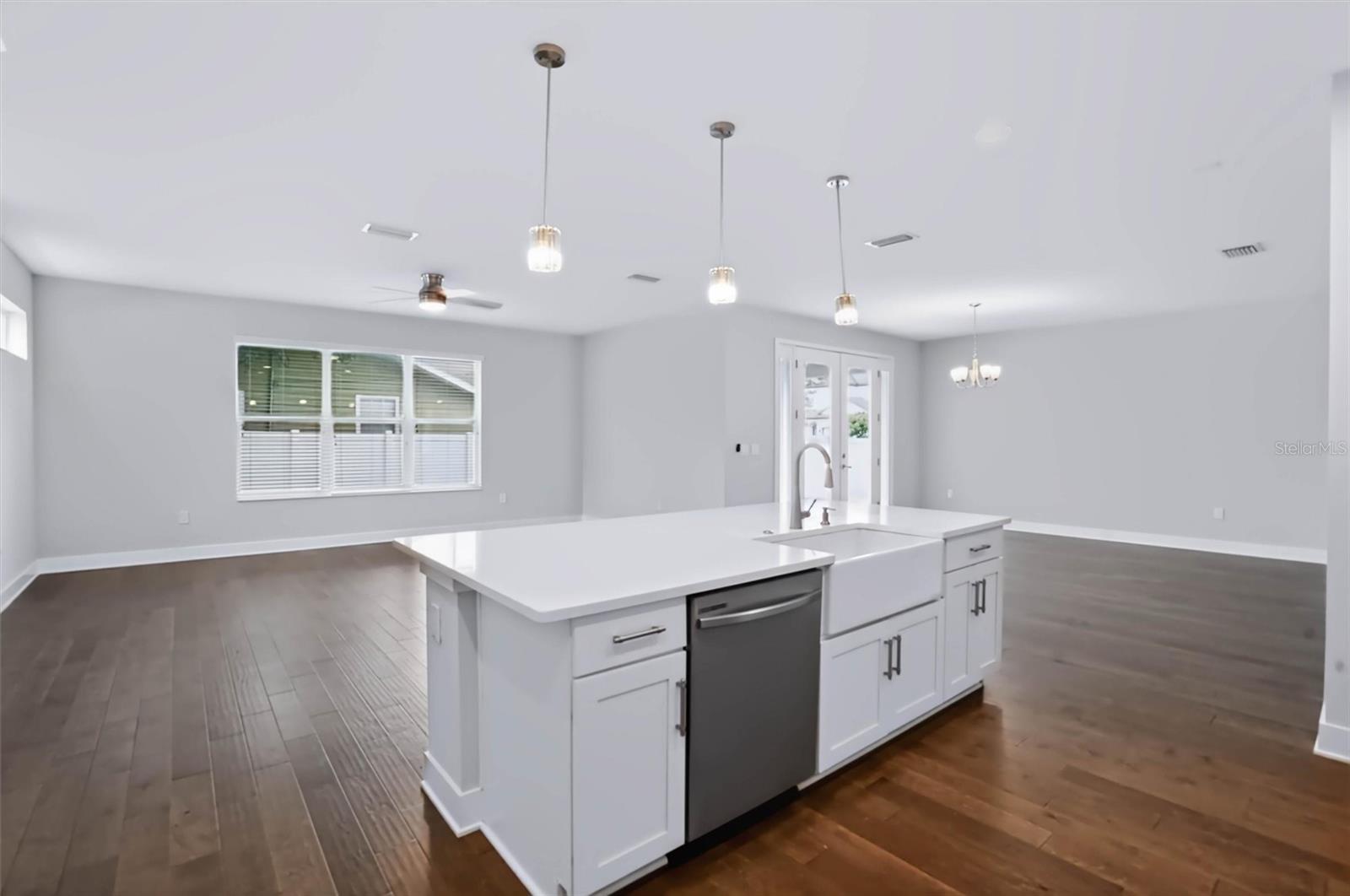 3022 W GRAY ST — photo 15