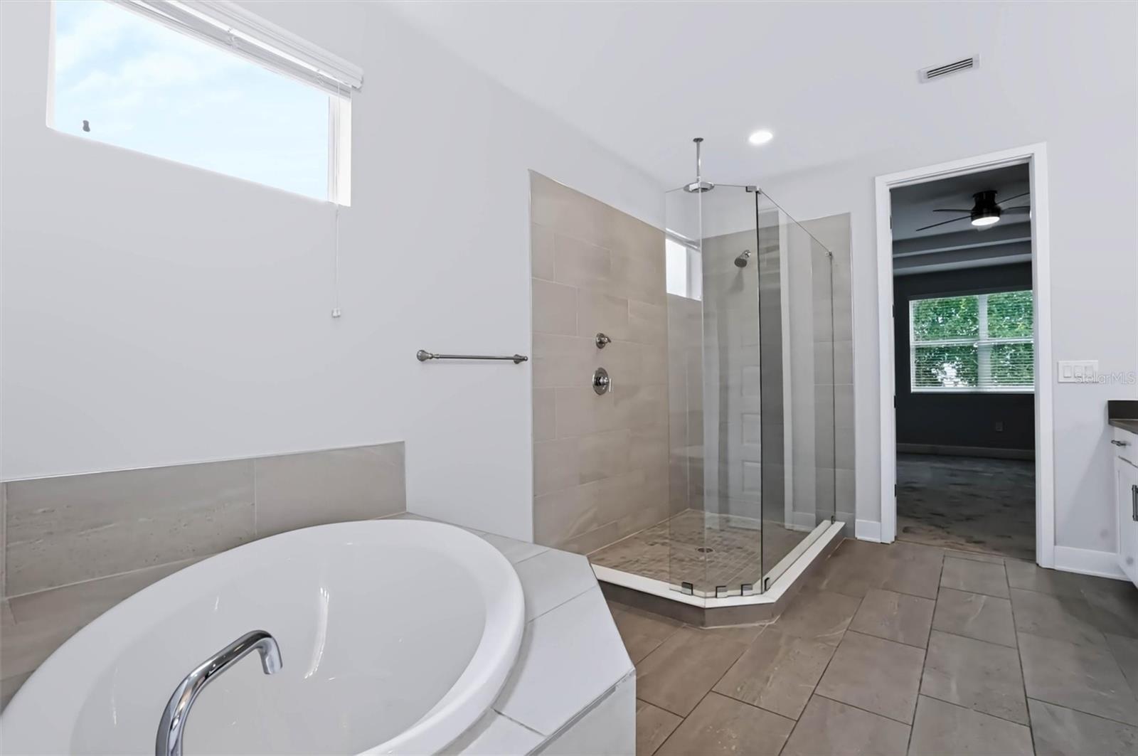 3022 W GRAY ST — photo 32