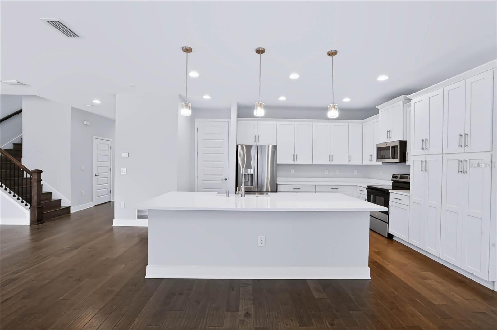 3022 W GRAY ST — photo 13