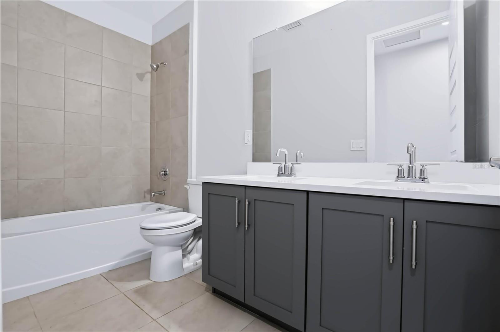 3022 W GRAY ST — photo 37
